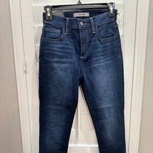 ! NWT Joe's Size 24 Skinny Jeans !
